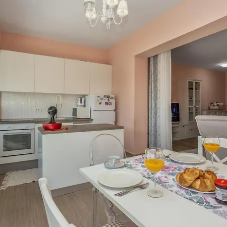 Nice In With Kitchen Апартаменты Цриквеница