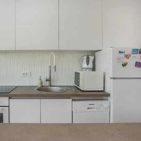 Апартаменты Nice In With Kitchen *